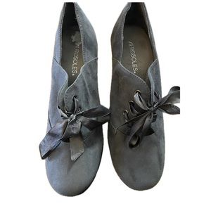 Aerosoles with laces Color gray, Size 9.5, low heel